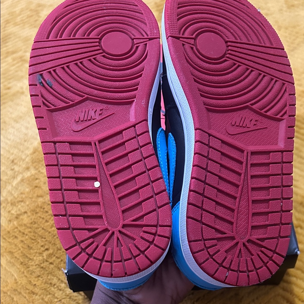 Air Jordan 1’s retro low OG Women’s Sneakers Black Red powdered blue Pre-loved - Picture 7 of 7
